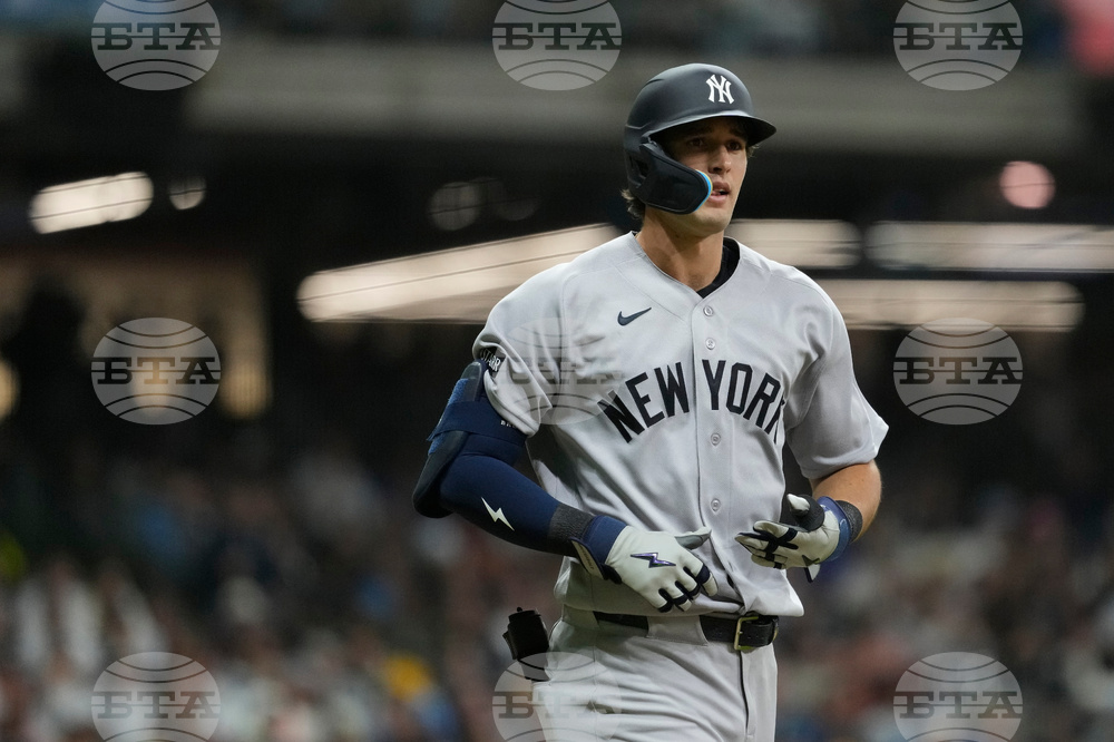 Yankees Brewers Baseball