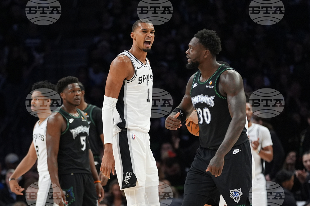 Spurs Timberwolves Basketball