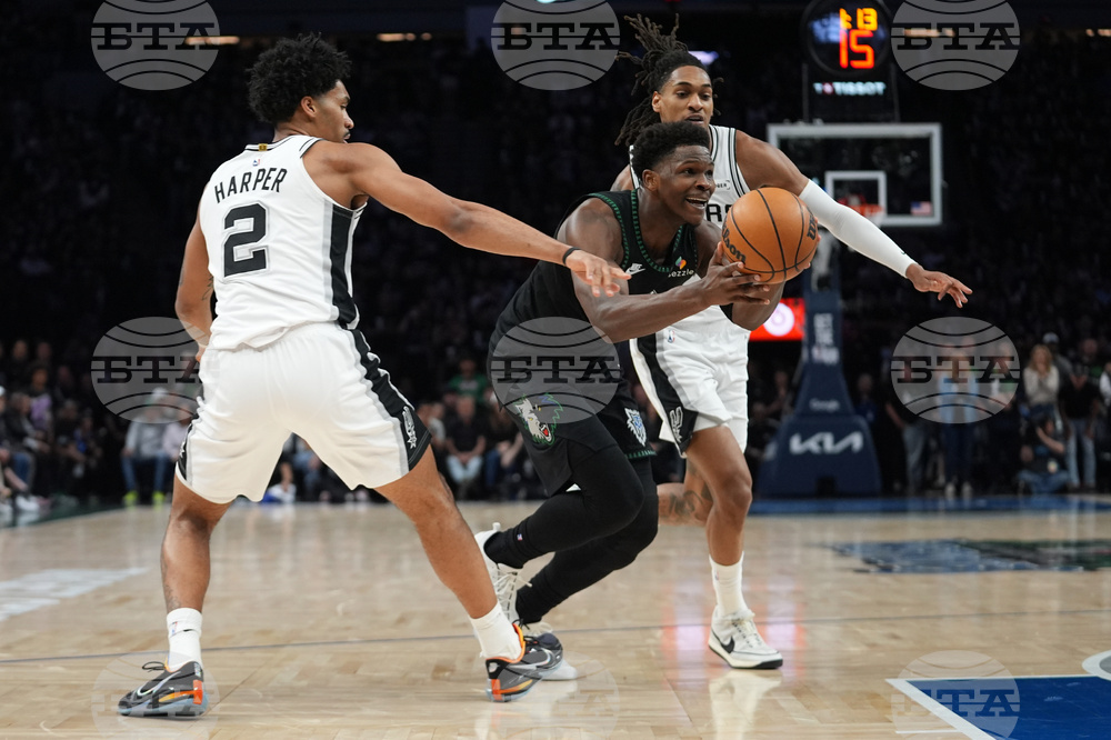 Spurs Timberwolves Basketball