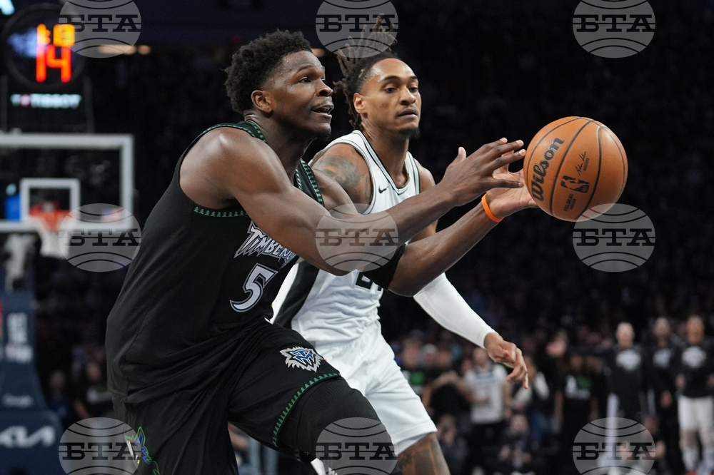 Spurs Timberwolves Basketball