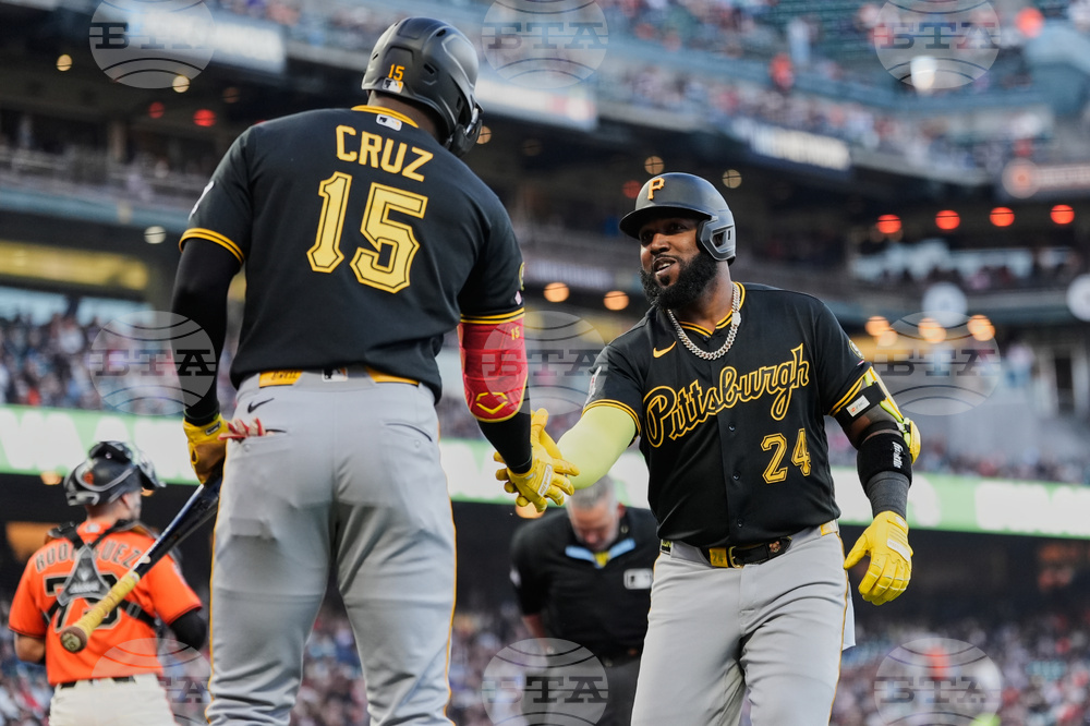 Pirates Giants Baseball