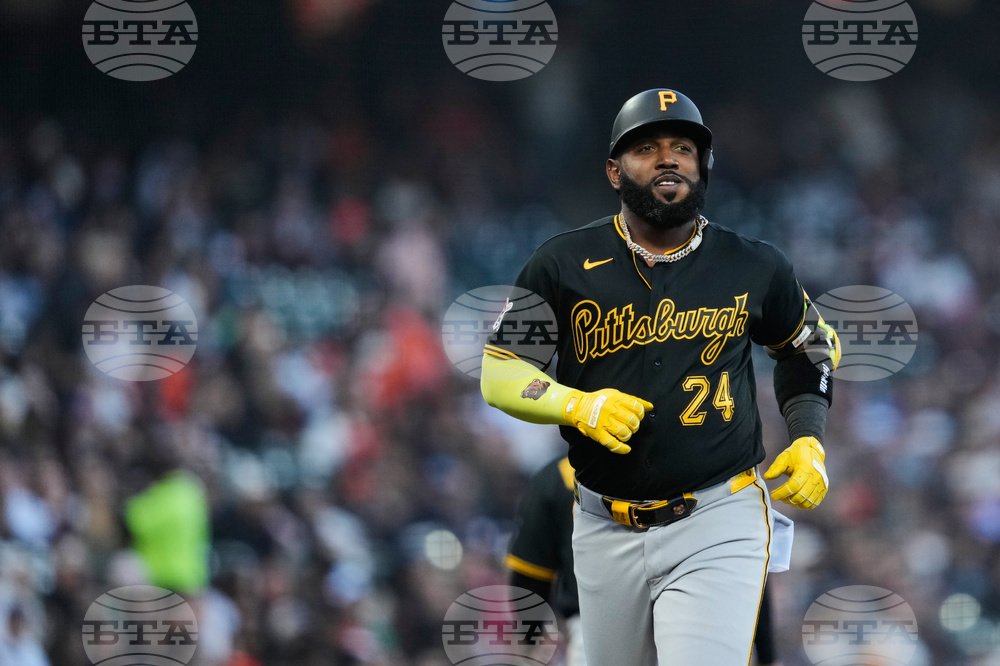 Pirates Giants Baseball