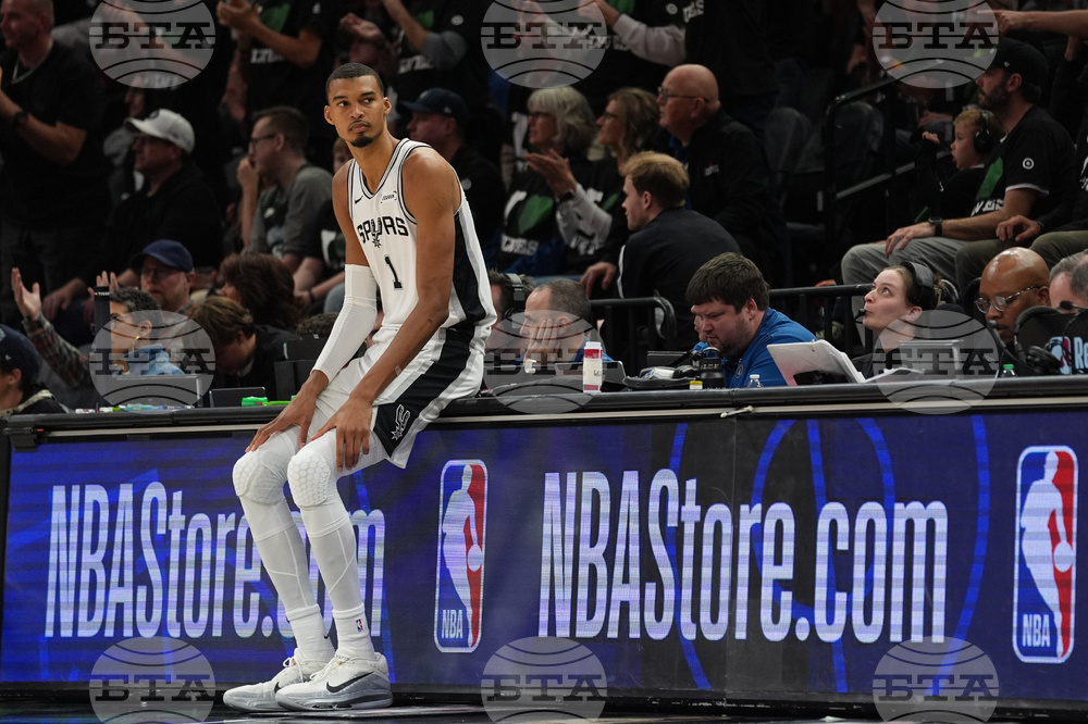 Spurs Timberwolves Basketball