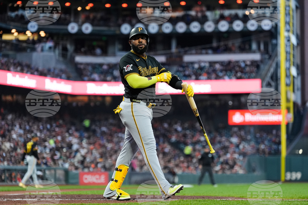 Pirates Giants Baseball