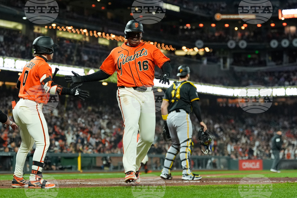 Pirates Giants Baseball