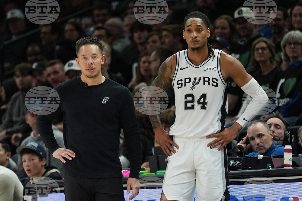 Spurs Timberwolves Basketball
