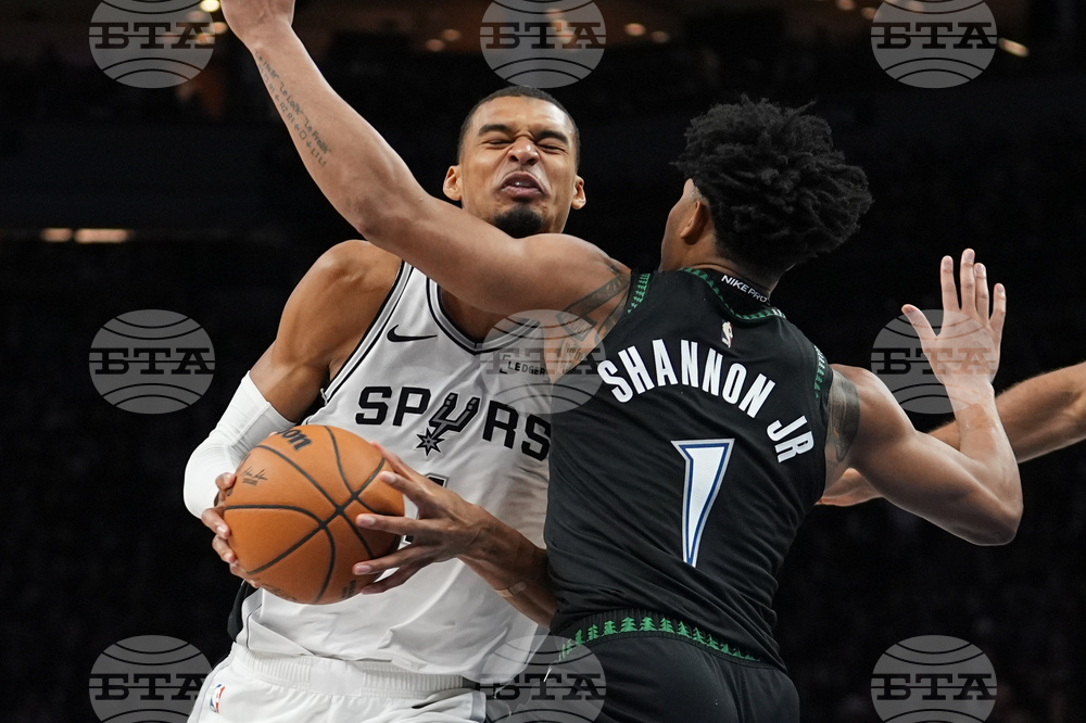 APTOPIX Spurs Timberwolves Basketball