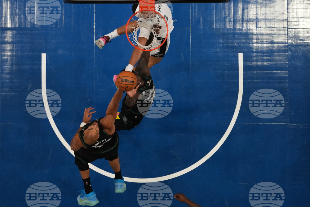Spurs Timberwolves Basketball