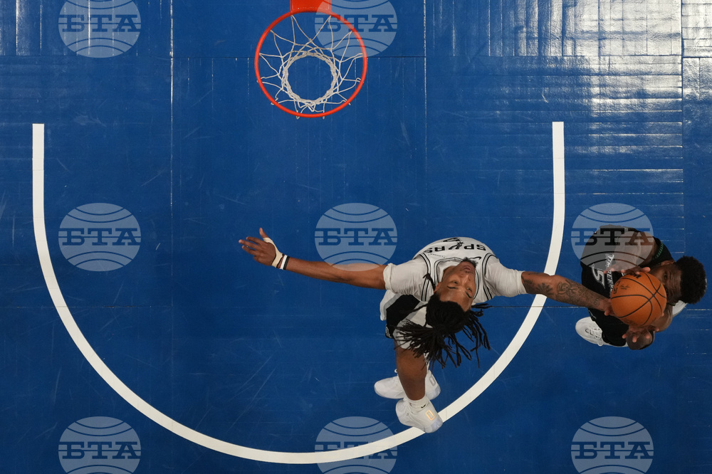 Spurs Timberwolves Basketball