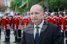 Паметник на Незнайния войн - церемония по поднасяне на венци и цветя