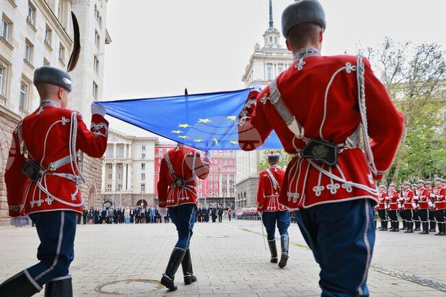 С европейски филми, „Ода на радостта“ и почит към загиналите във Втората световна война беше отбелязан 9 май