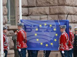 Ден на Европа - церемония по издигане на знамето на Европейския съюз