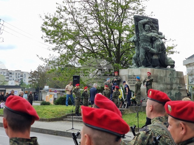 С тържествен военен ритуал и благодарствен молебен Ямбол отбеляза Деня на победата над хитлерофашизма и Деня на Европа
