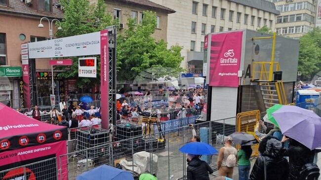 Parade and Folk Dances Mark Veliko Tarnovo's Giro d’Italia Welcome Day