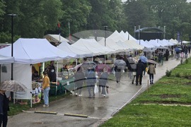 Плевен - фермерски пазар - концерт на Деси Добрева