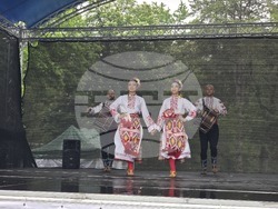 Плевен - фермерски пазар - концерт на Деси Добрева