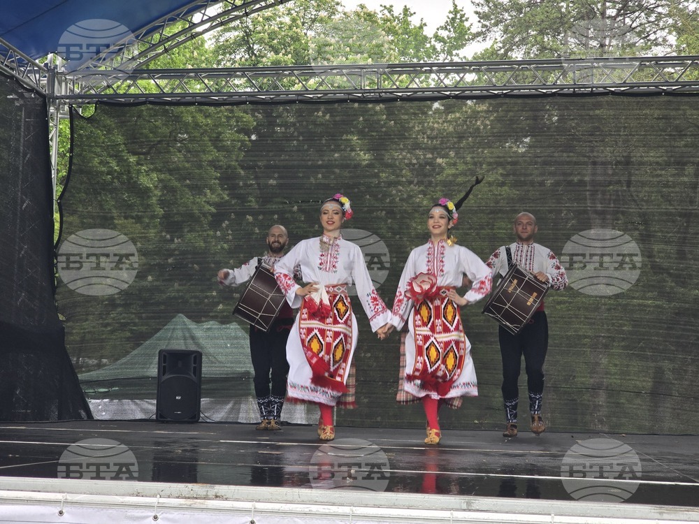 Плевен - фермерски пазар - концерт на Деси Добрева
