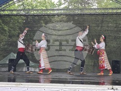 Плевен - фермерски пазар - концерт на Деси Добрева