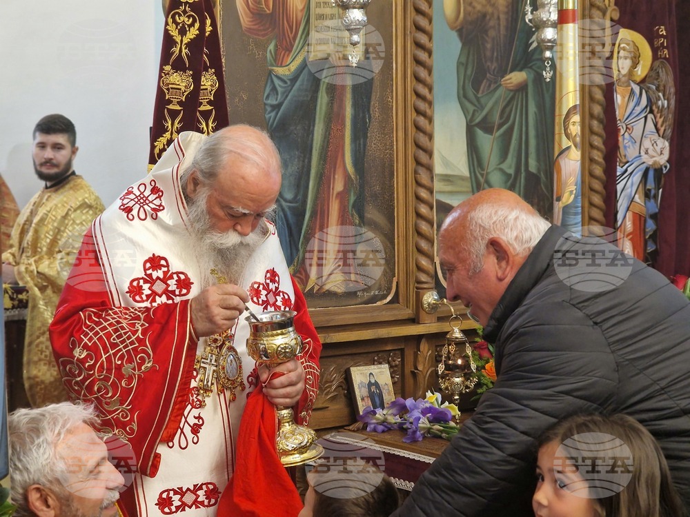 Априлци - събор на Новоселските мъченици - служба в манастира „Св. Тройца“