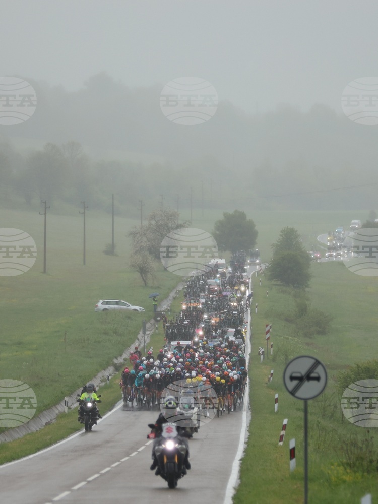 Guillermo Thomas Silva Claims Victory on Stage 2 of Giro D'Italia