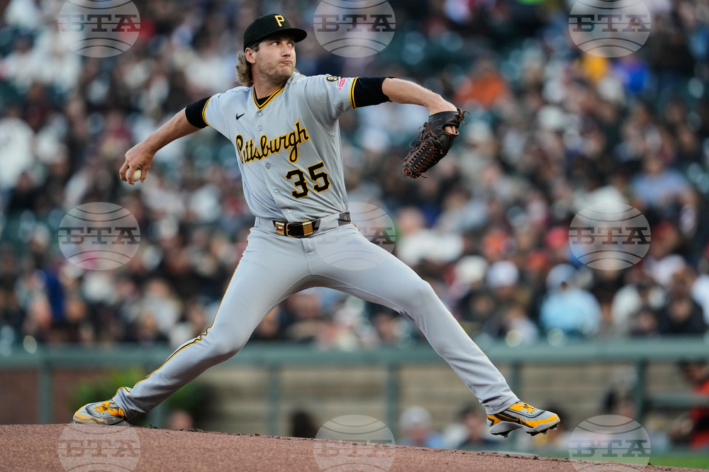 Pirates Giants Baseball