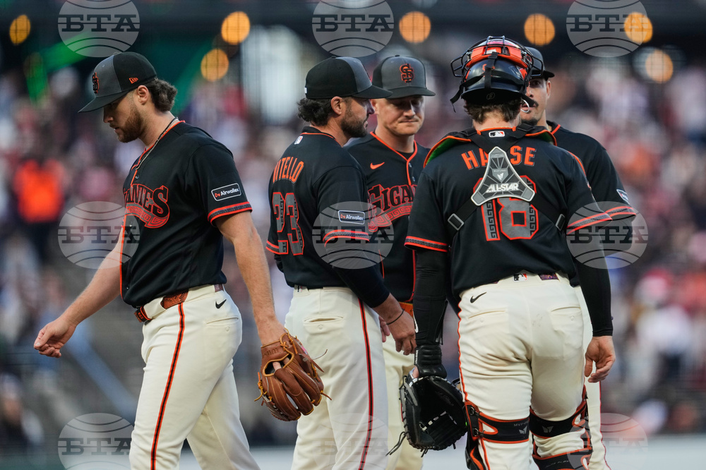 Pirates Giants Baseball