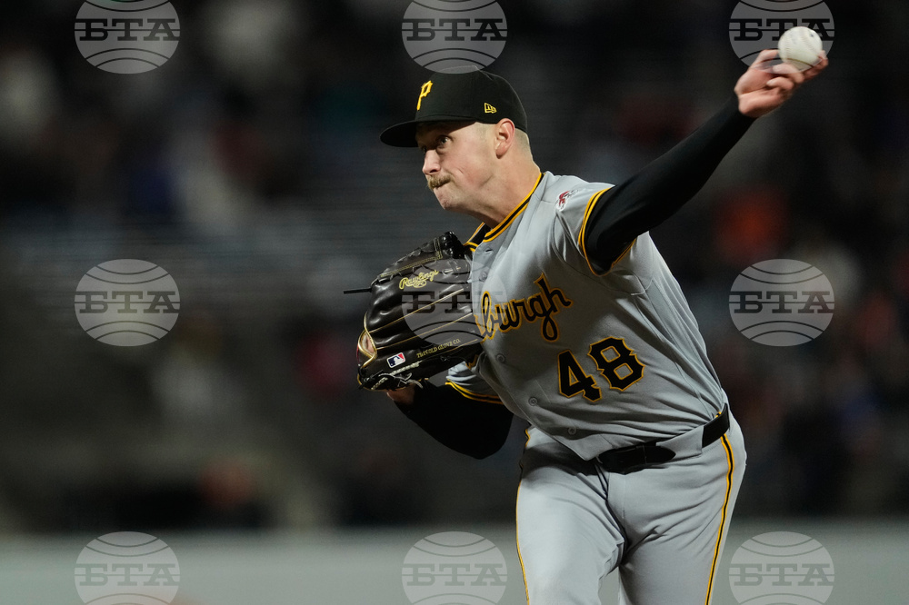 Pirates Giants Baseball