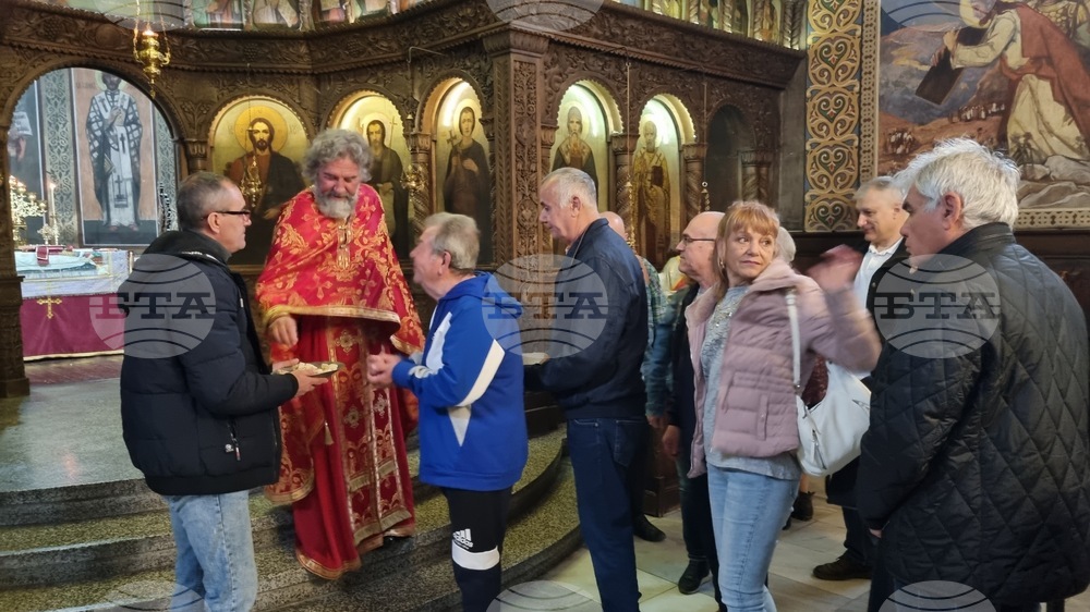 Търговище - храм „Св. Йоан Рилски“ - неделна служба