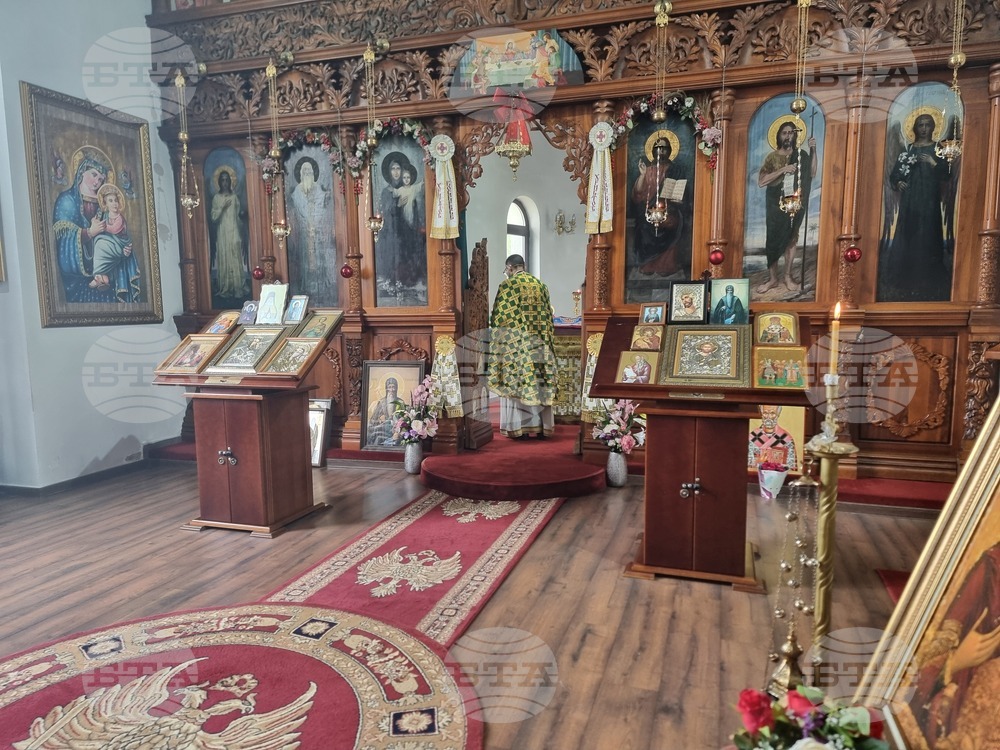 Добрич - храм „Св. Климент Охридски“ - неделна служба