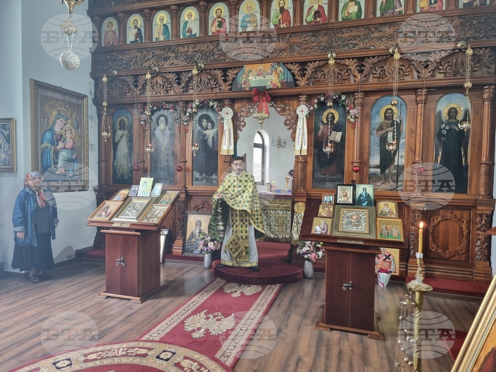 Добрич - храм „Св. Климент Охридски“ - неделна служба