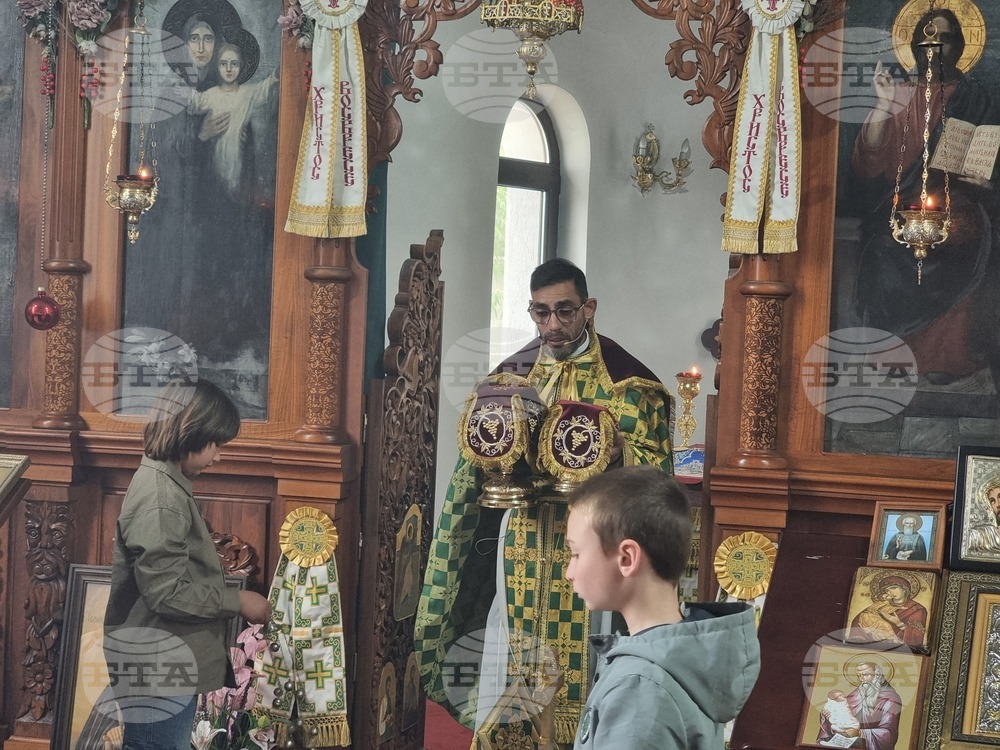 Добрич - храм „Св. Климент Охридски“ - неделна служба