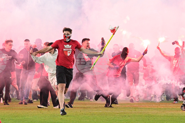 Czech Pitch Invasion Soccer