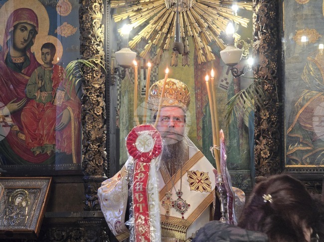 Поклонението пред Бог трябва да бъде с дух и истина, каза Неврокопският митрополит Серафим в храма „Въведение Богородично“ в Благоевград