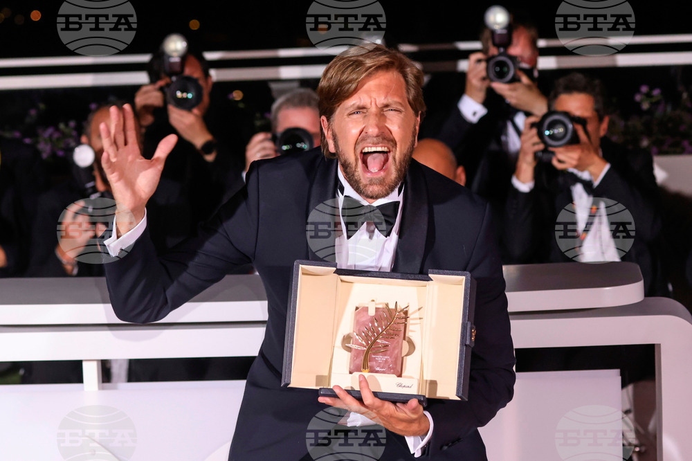 Cannes-Neon's Winning Streak