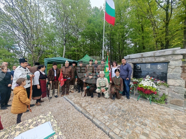 Габрово - паметник - освещаване