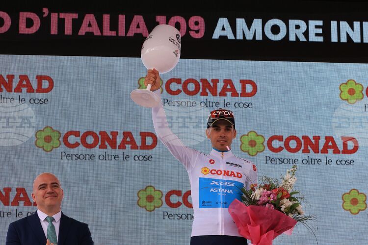 Guillermo Thomas Silva Leads Giro d'Italia After First Three Stages in Bulgaria