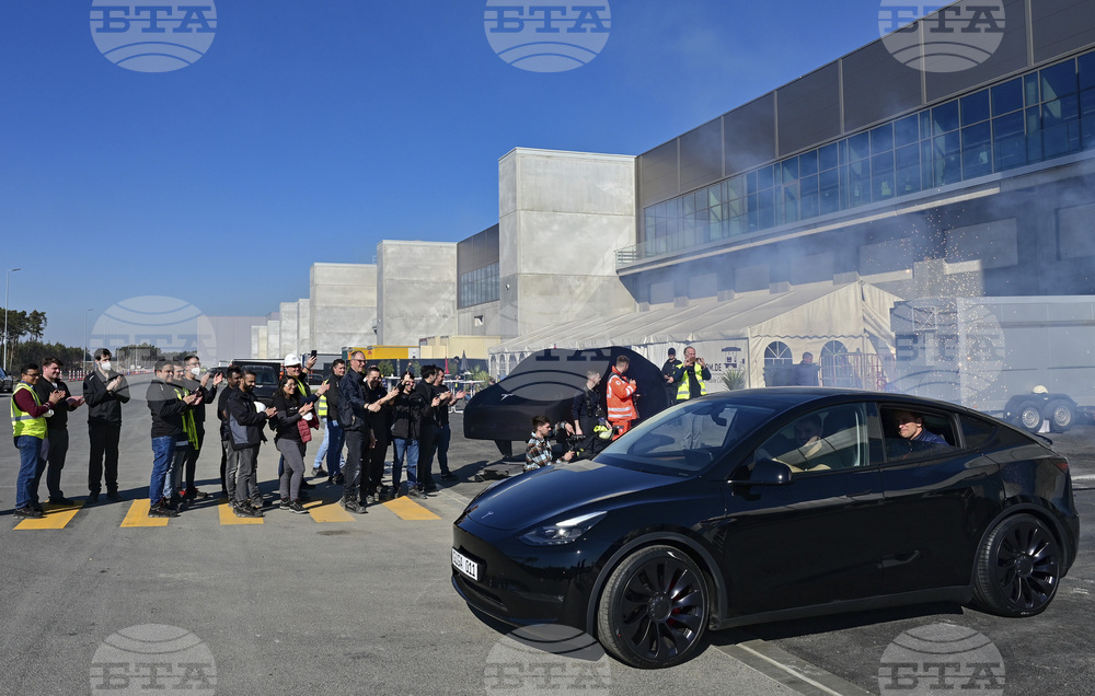 Заводът на "Тесла" в Германия вече произвежда по 4000 електромобила седмично