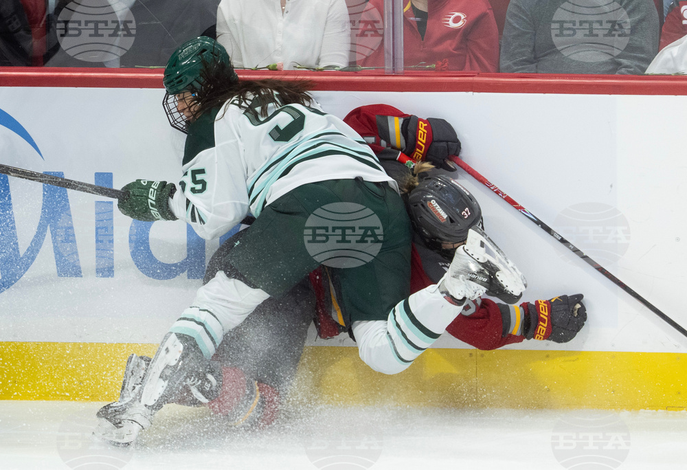 PWHL Fleet Charge Hockey
