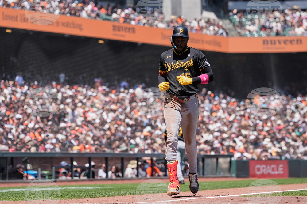 Pirates Giants Baseball