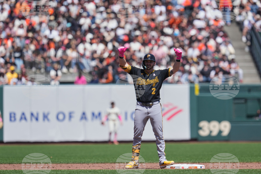 Pirates Giants Baseball