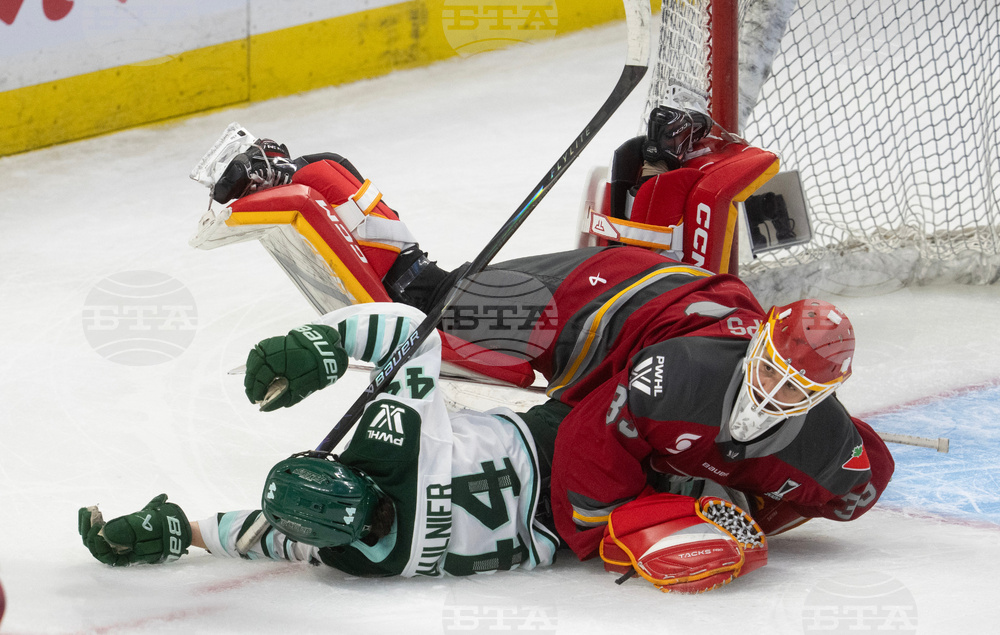 PWHL Fleet Charge Hockey