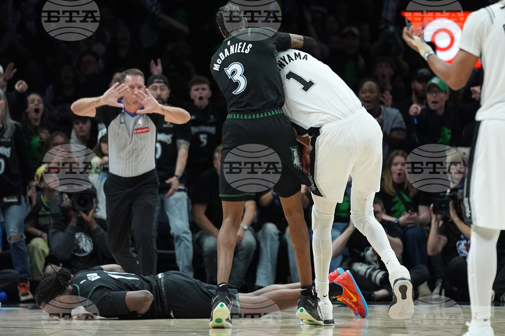 Spurs Timberwolves Basketball