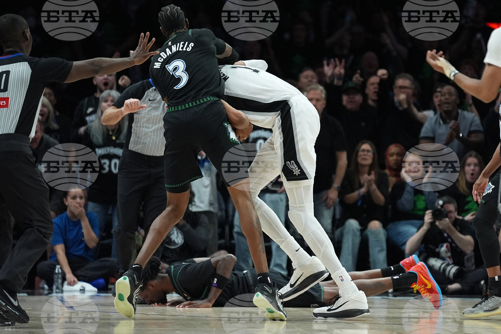 Spurs Timberwolves Basketball