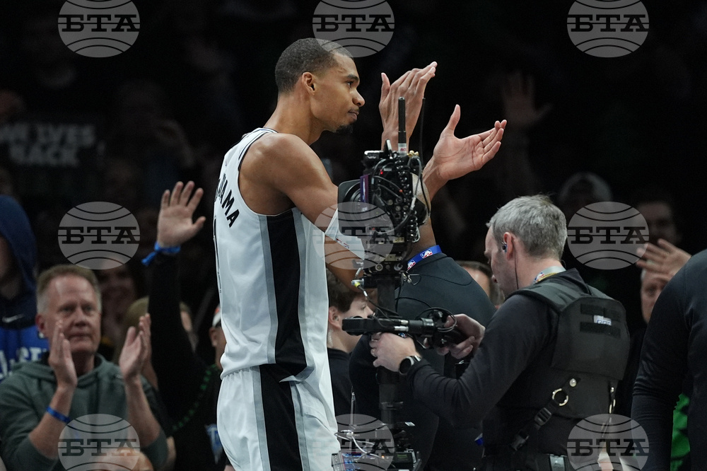 Spurs Timberwolves Basketball