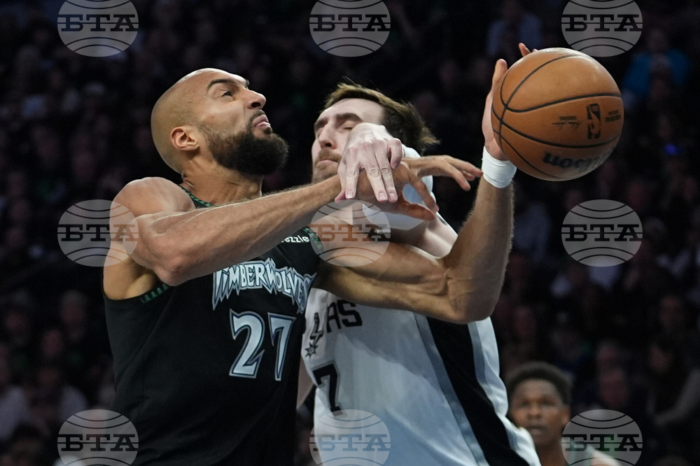 Spurs Timberwolves Basketball