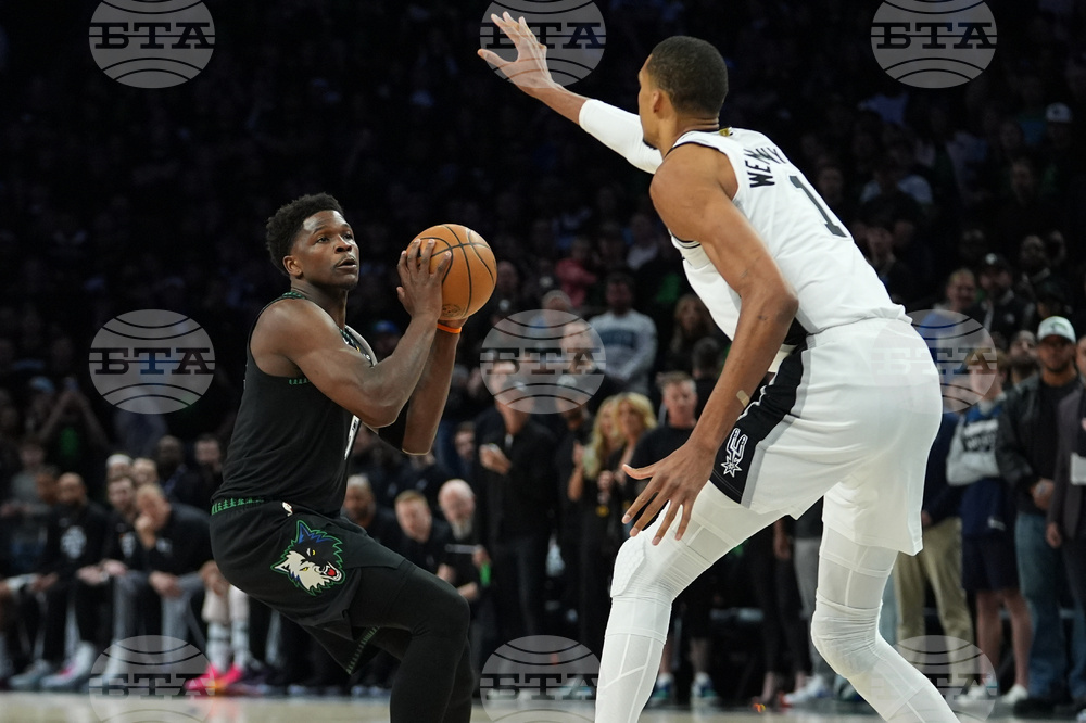 Spurs Timberwolves Basketball