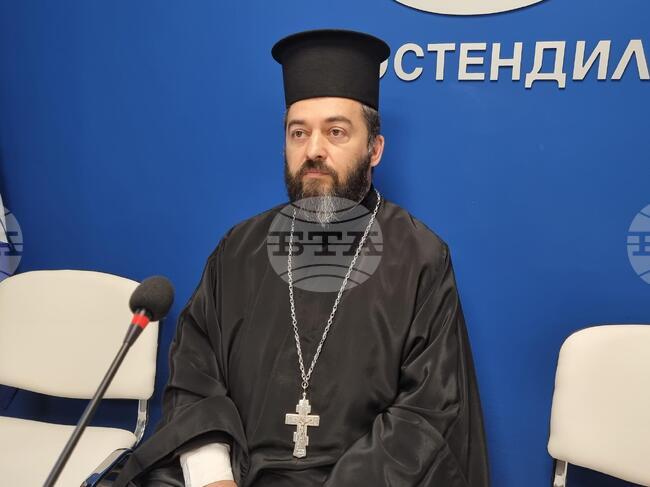 Приемните семейства са опора за деца, останали без подкрепа, каза секретарят на Архиерейското наместничество в Кюстендил отец Мирослав Костов