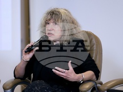 Зала „МаксиМ“ - Инициатива „Литература в сегашно време“