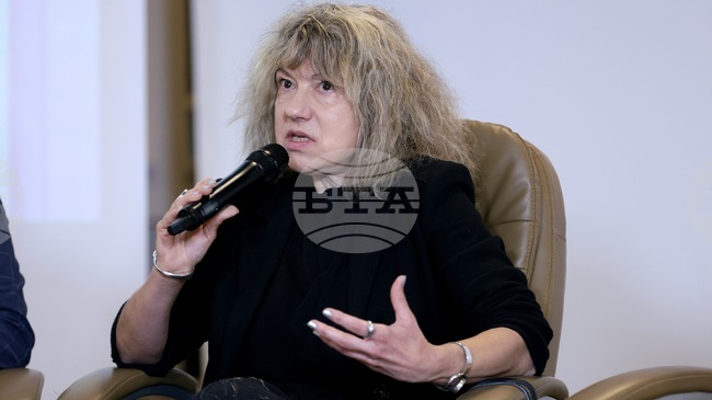 Изучаването на чужда литература е нещо, което само може да ни помогне и да ни направи по-пълноценни граждани, каза проф. Амелия Личева