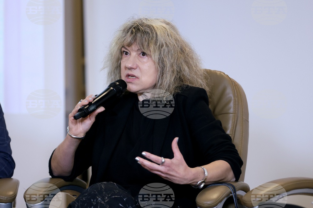 Зала „МаксиМ“ - Инициатива „Литература в сегашно време“